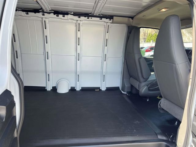 New 2026 GMC Savana 2500 Extended w/ Driver Convenience Package RWD image 12