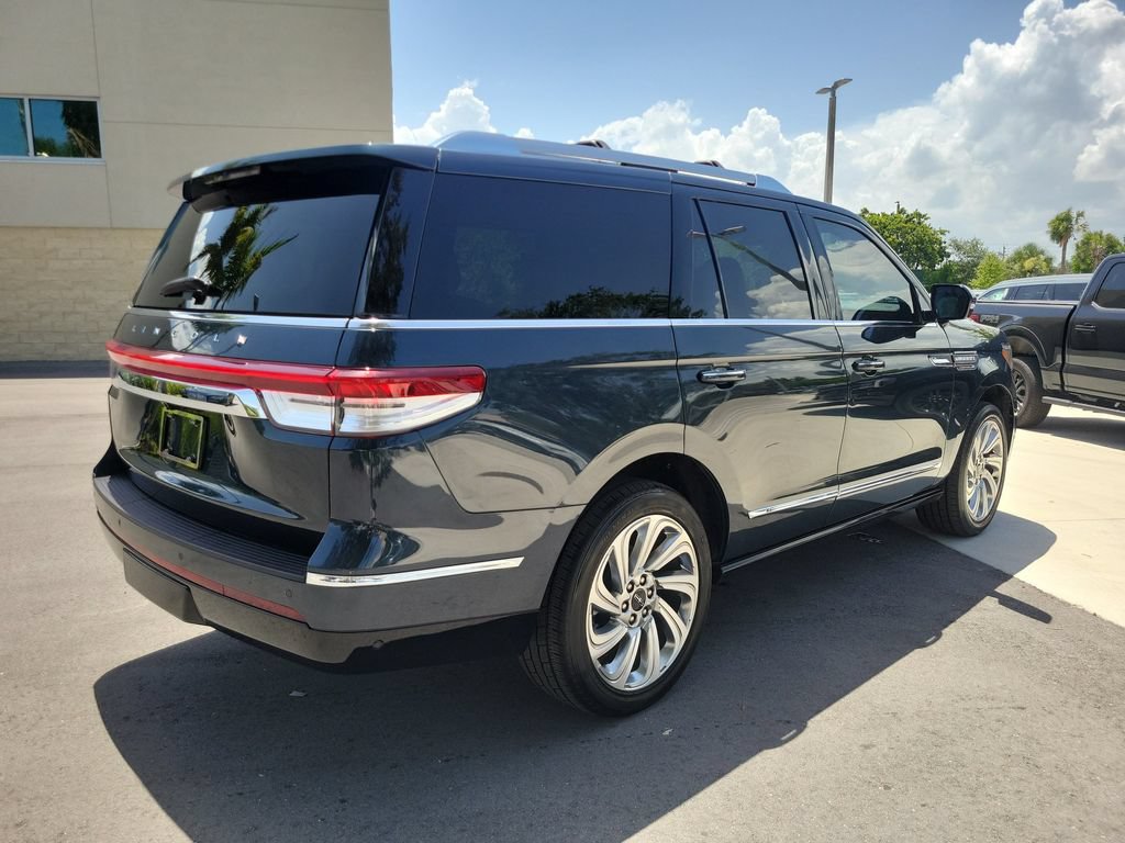 Certified 2024 Lincoln Navigator Reserve AWD/4WD image 4