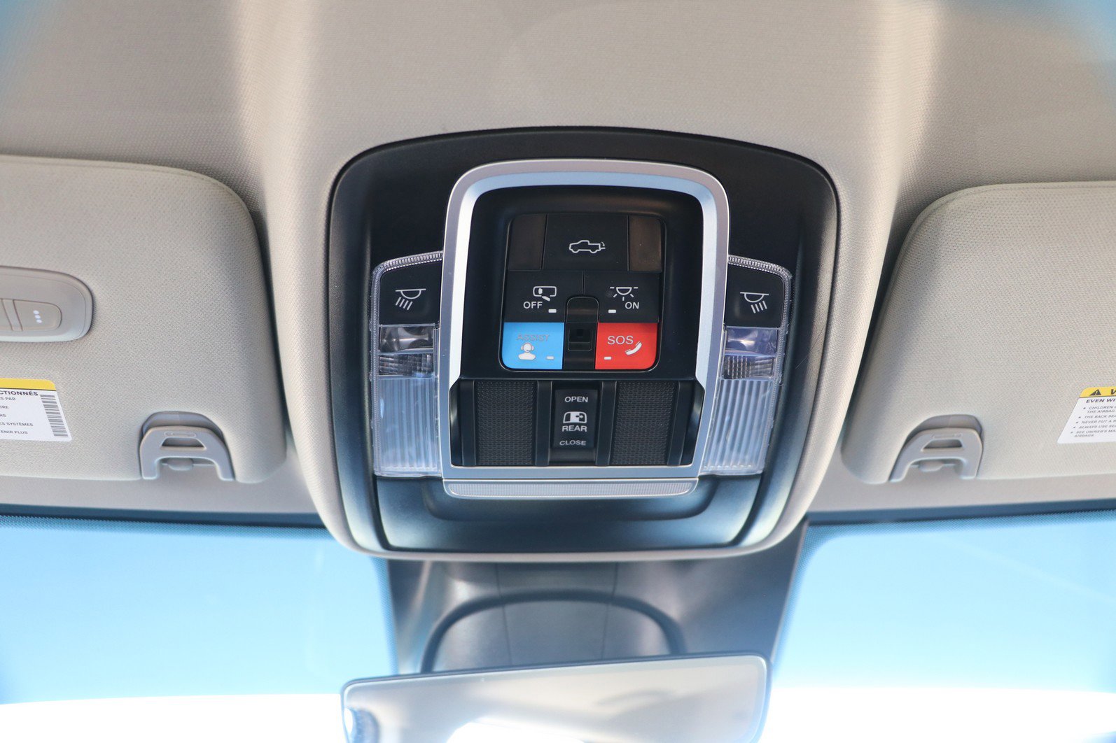 Used 2024 RAM 2500 Limited w/ Safety Group image 32