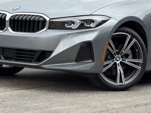 Used 2023 BMW 330e xDrive w/ Premium Package AWD/4WD image 9