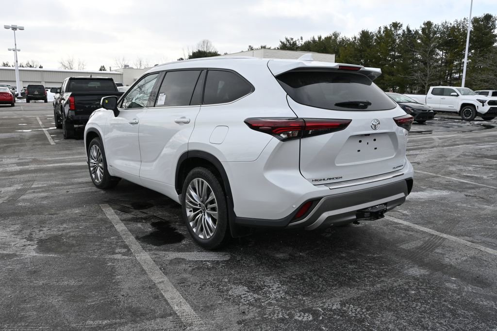 New 2026 Toyota Highlander Platinum image 5