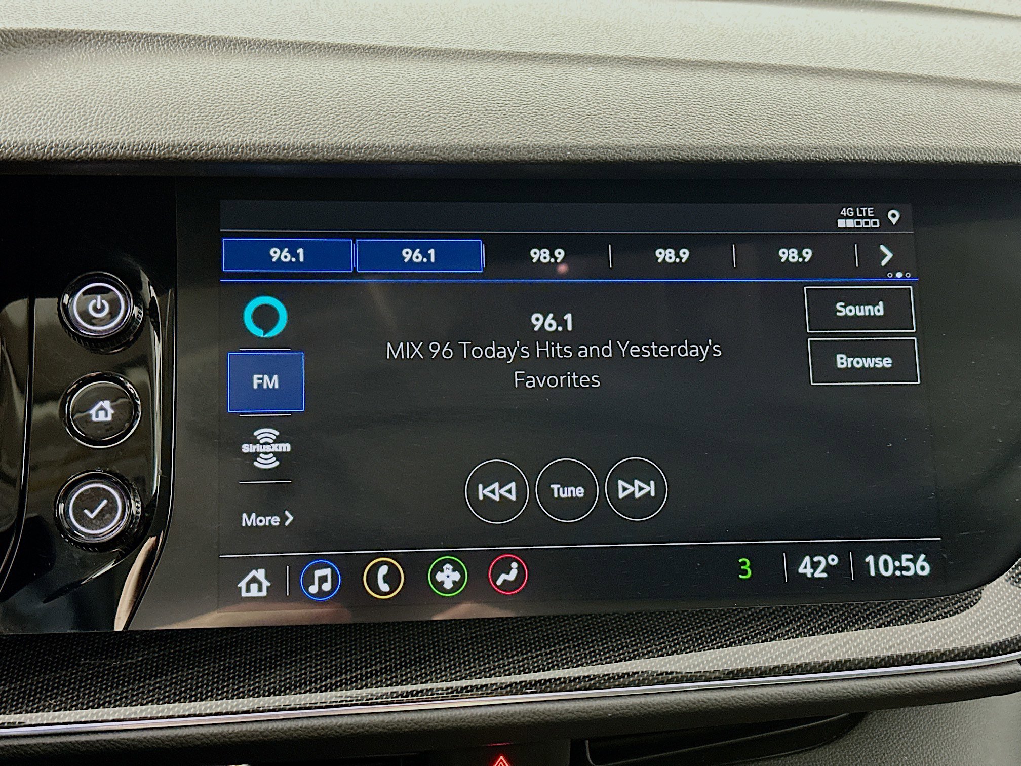 Used 2023 Buick Envision Preferred w/ Sport Touring Package AWD/4WD image 14