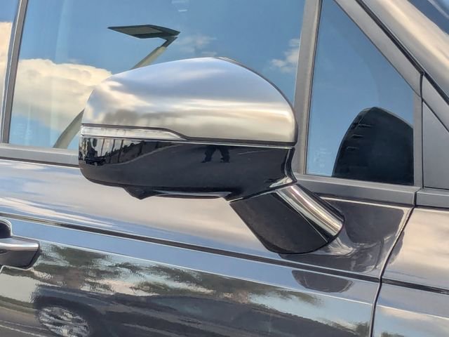 Certified 2025 Kia Carnival SX Prestige FWD image 11
