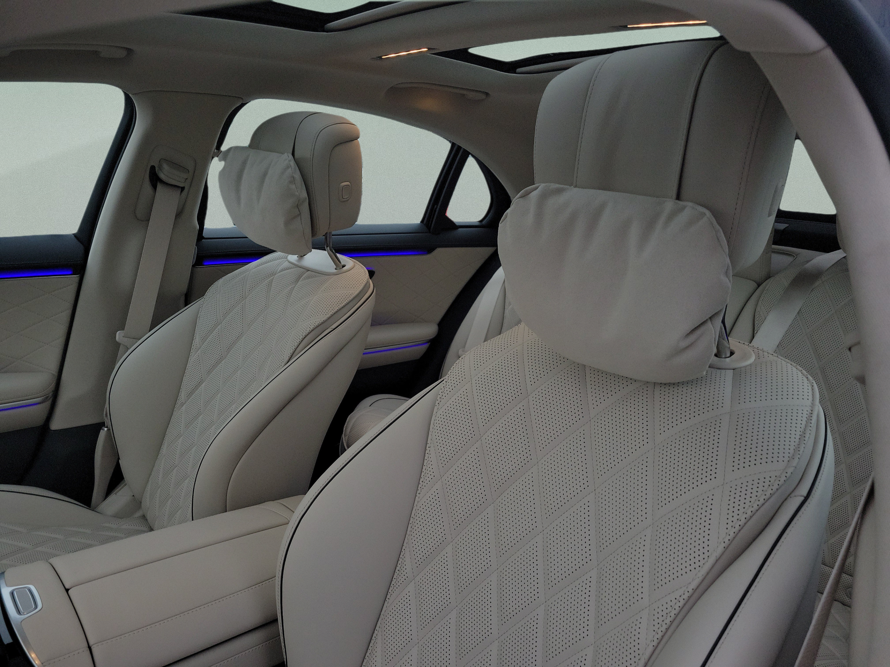 New 2026 Mercedes-Benz S 580e 4MATIC Sedan image 18