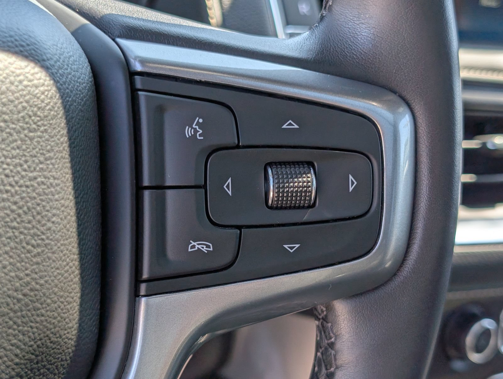 Used 2022 Chevrolet Tahoe Premier AWD/4WD image 29