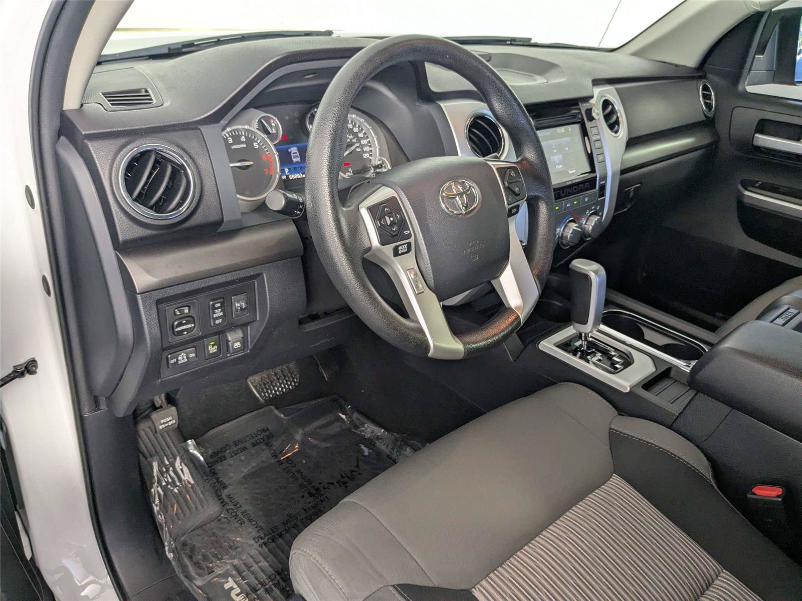 Used 2017 Toyota Tundra SR5 w/ SR5 Upgrade Package AWD/4WD image 12