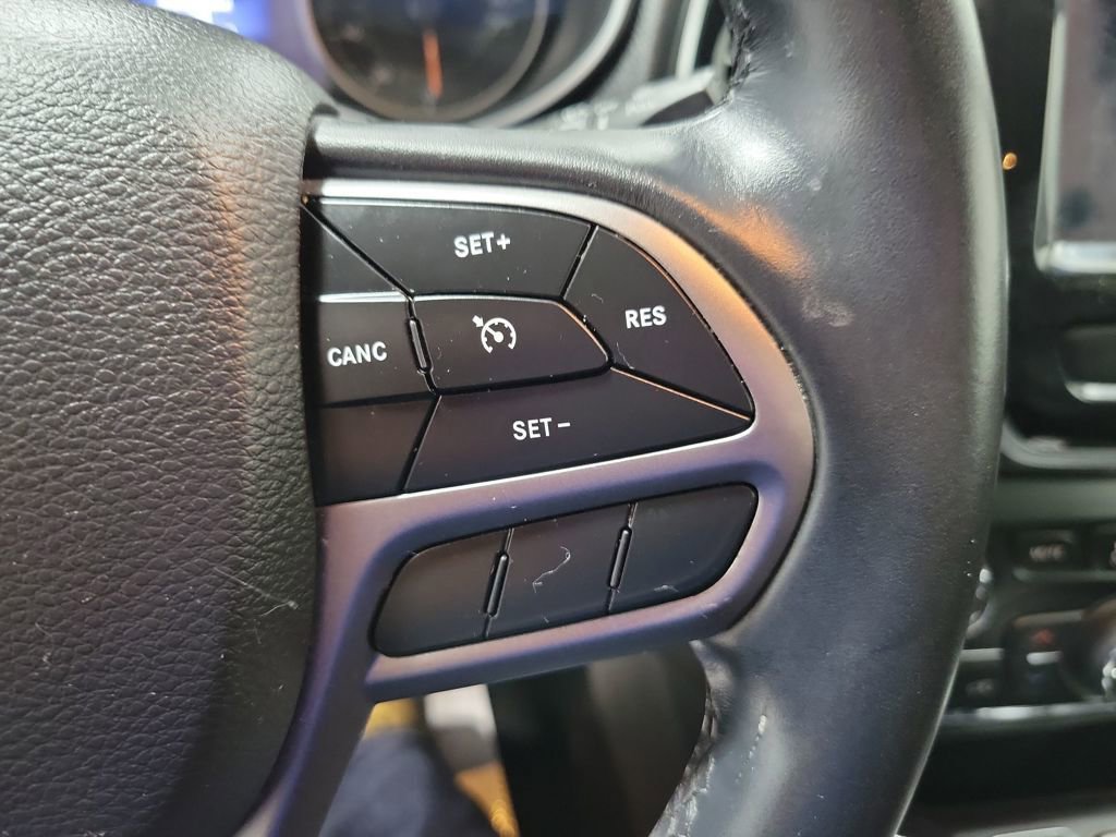 Used 2019 Jeep Cherokee Limited image 38