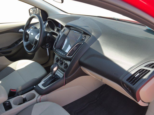 Used 2014 Ford Focus SE FWD image 28