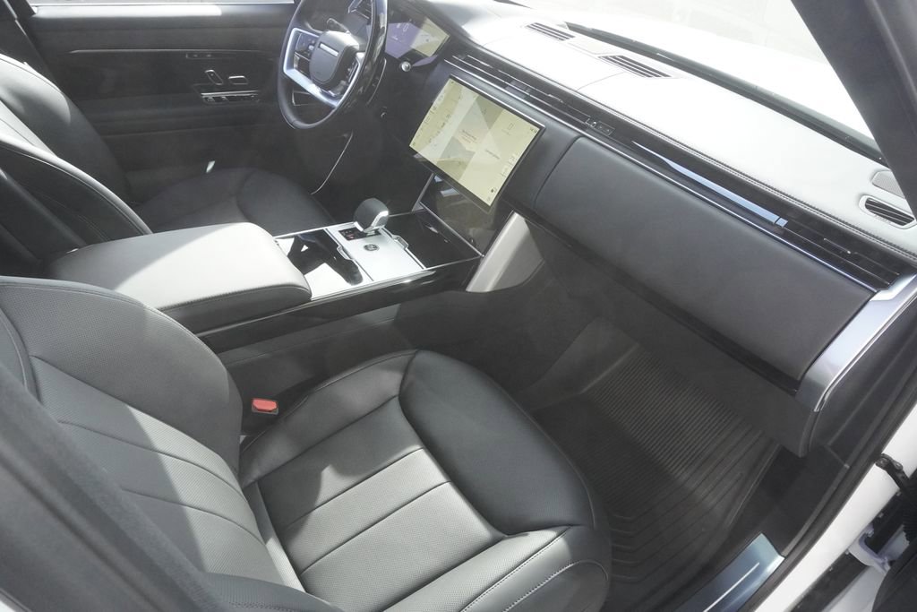 New 2026 Land Rover Range Rover Long Wheelbase SE image 22