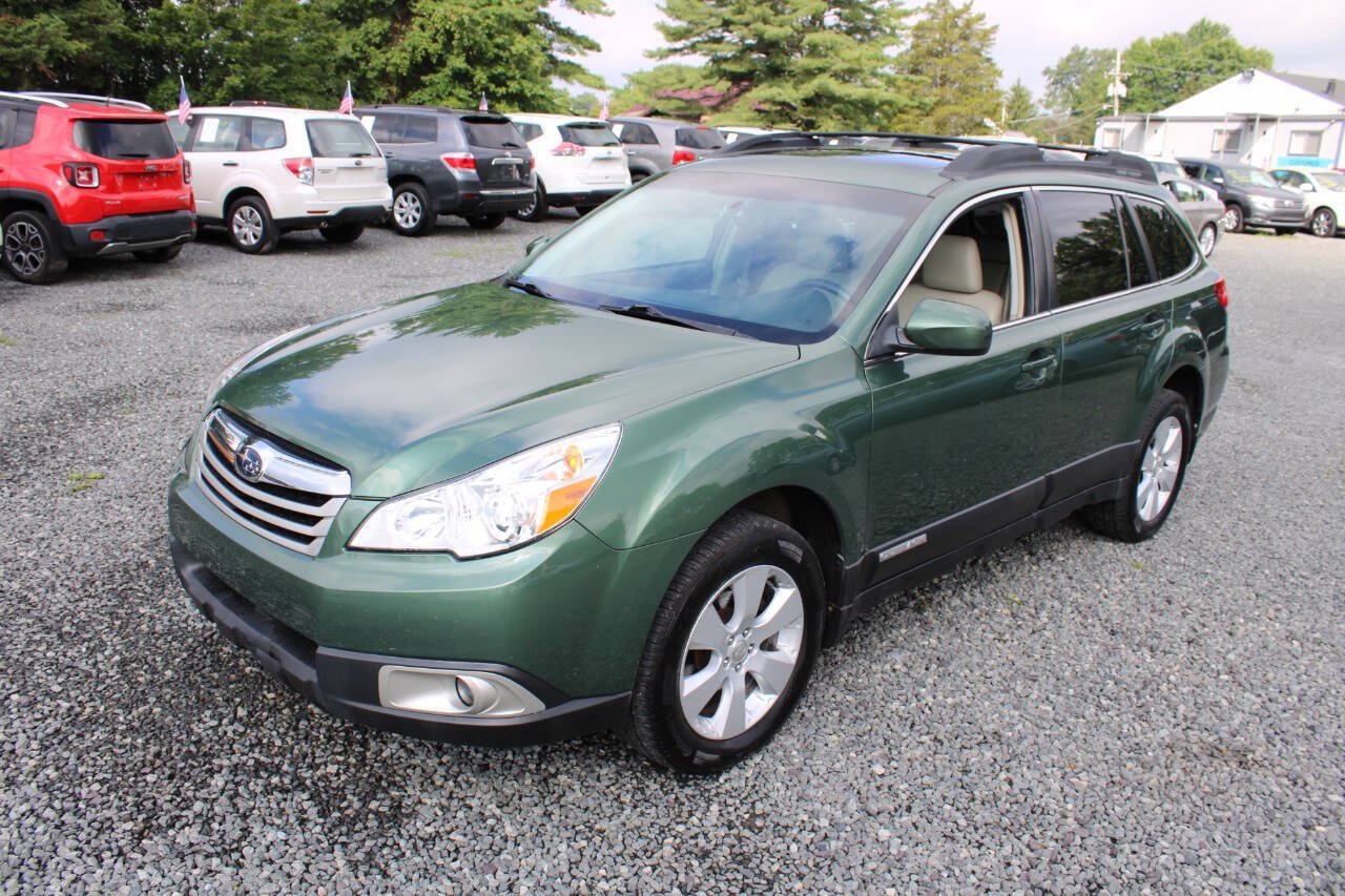 Used 2011 Subaru Outback 2.5i Limited AWD/4WD image 2