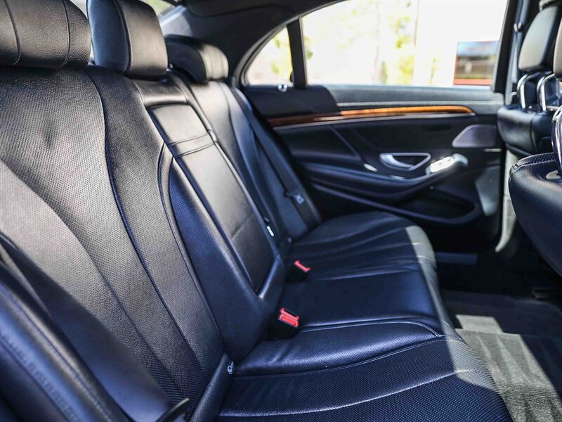 Used 2015 Mercedes-Benz S 550 Sedan image 21