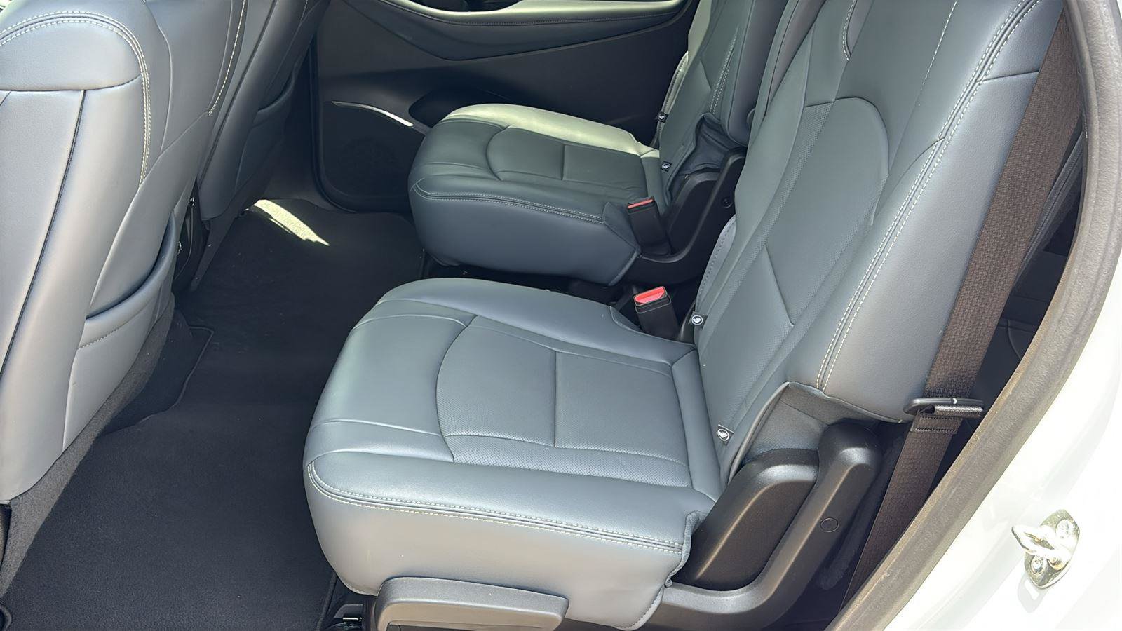 Certified 2024 Buick Enclave Essence AWD/4WD image 16