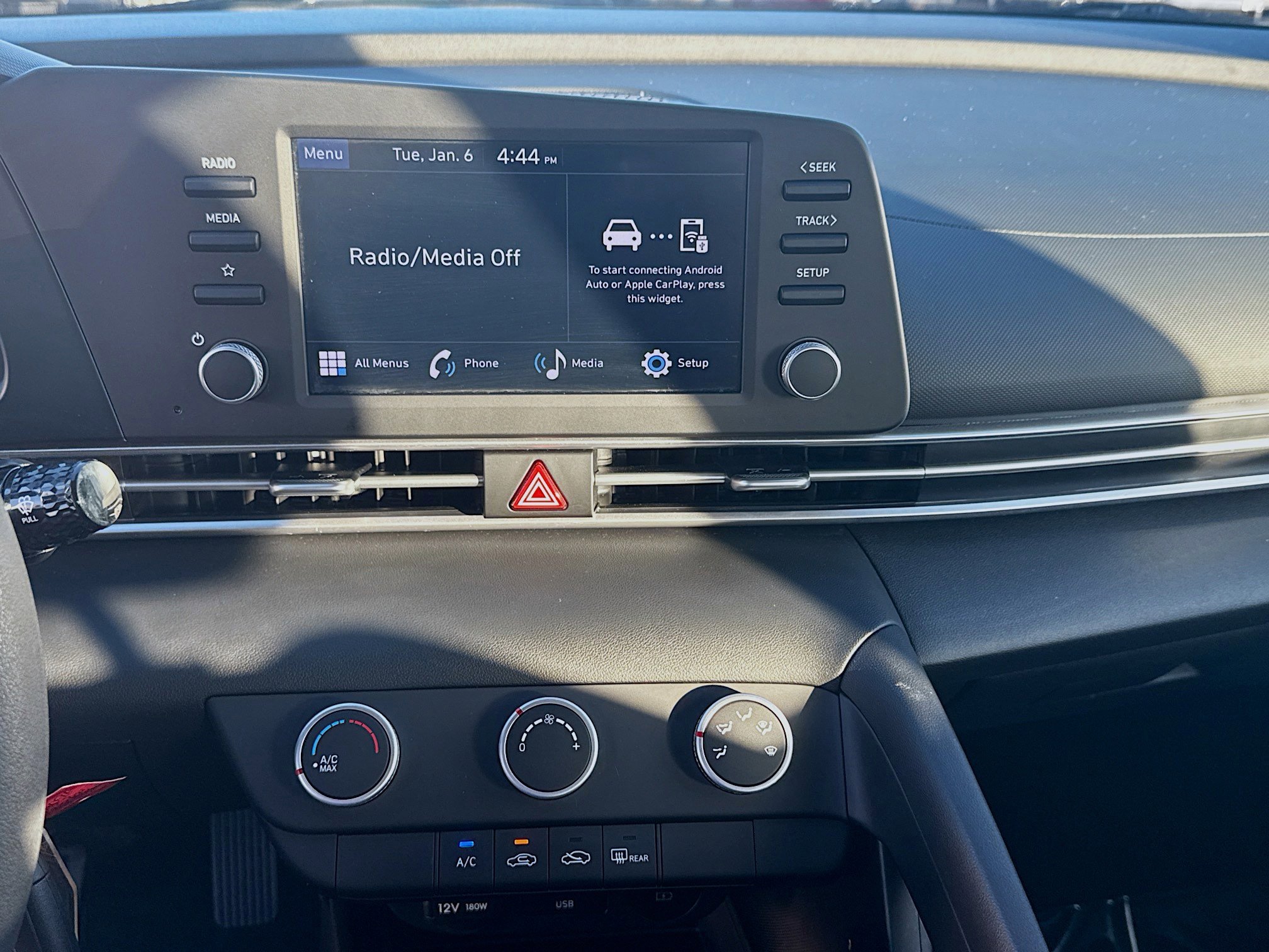 Used 2025 Hyundai Elantra SE image 10