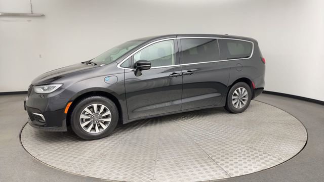 Used 2024 Chrysler Pacifica Limited FWD image 6