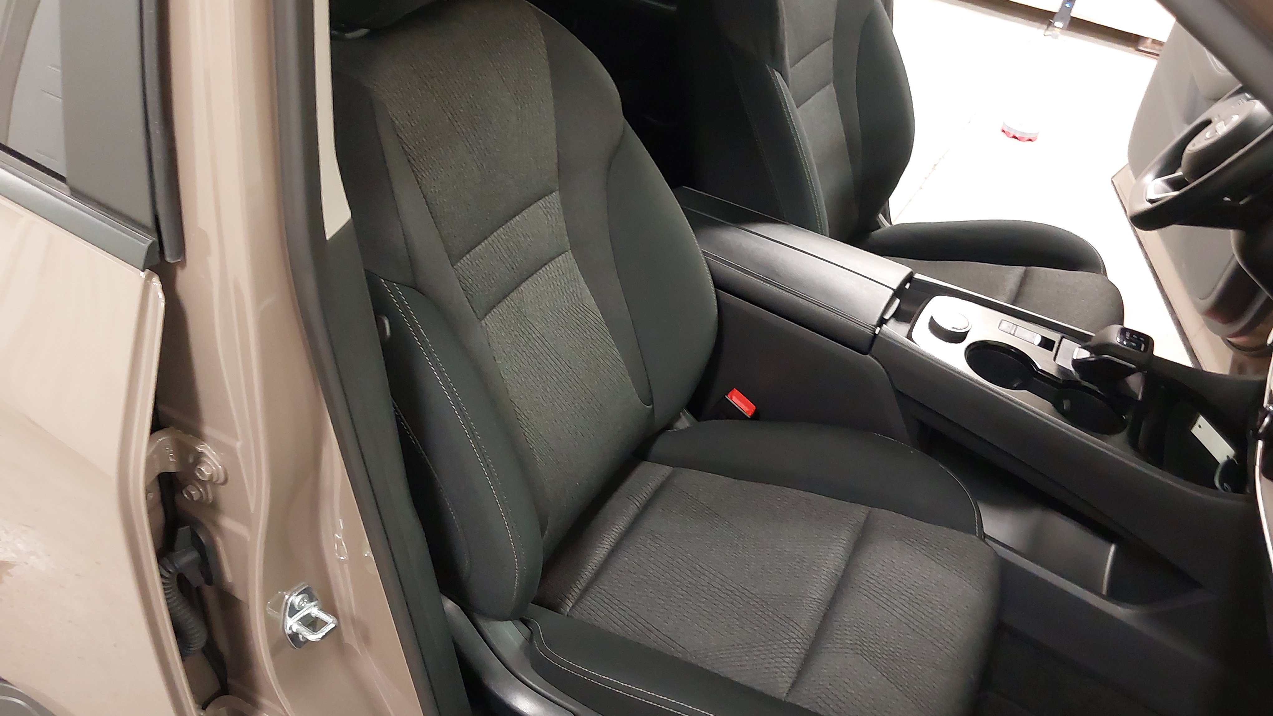 Used 2024 Nissan Rogue SV AWD/4WD image 28