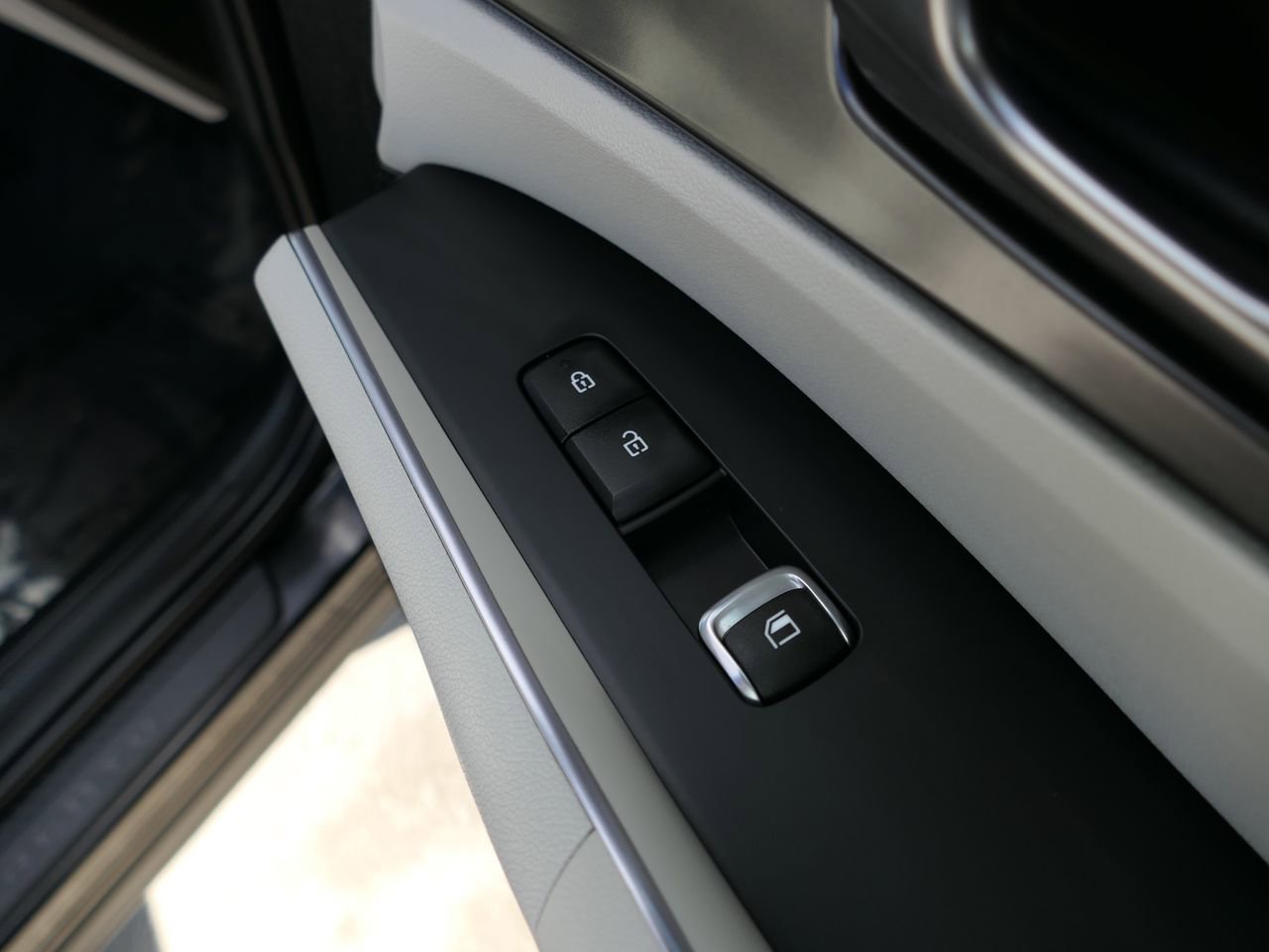 Used 2023 Kia Sorento EX image 25