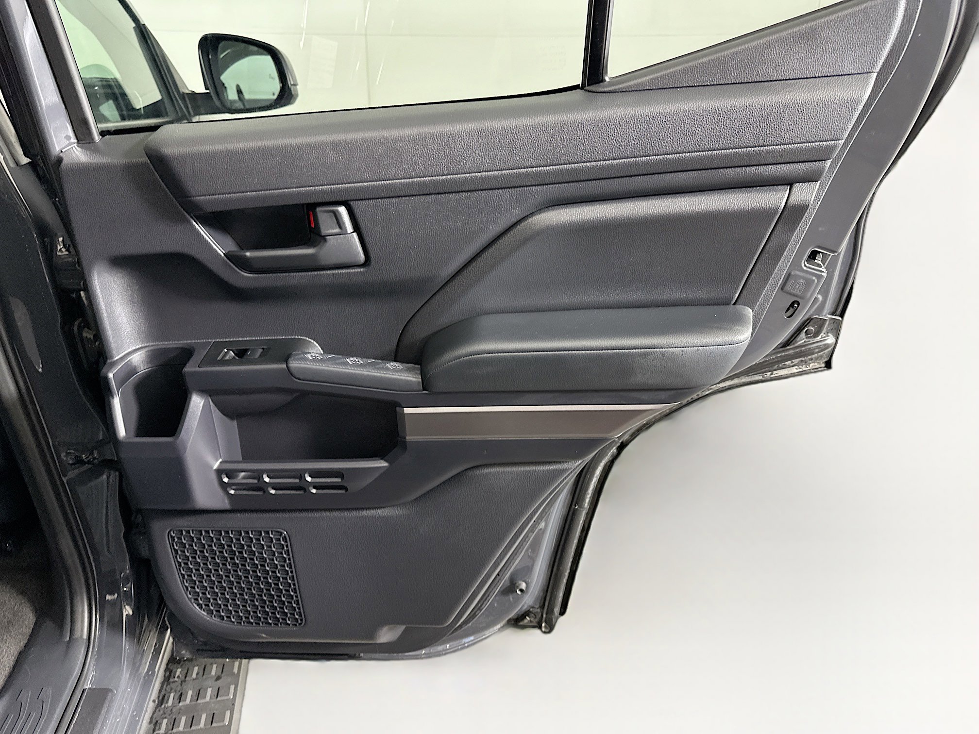 Used 2025 Toyota 4Runner SR5 image 30