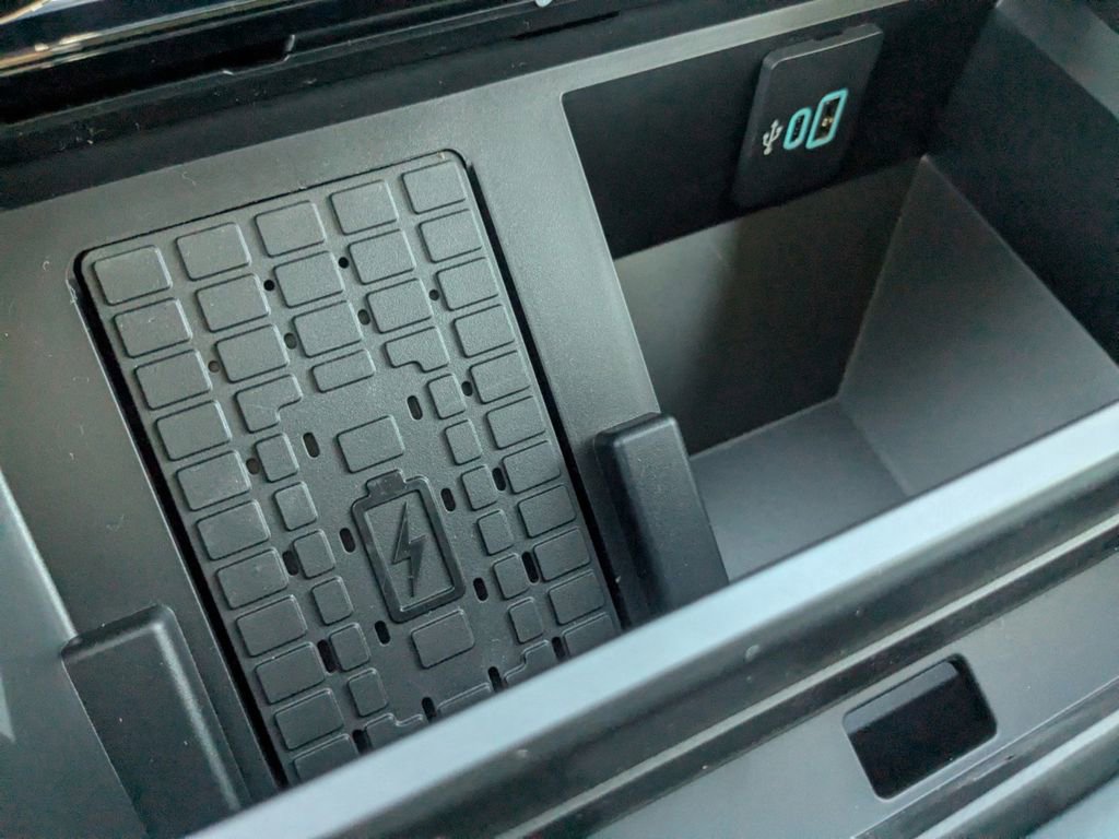 New 2026 Ford F250 Lariat w/ Black Appearance Package image 26