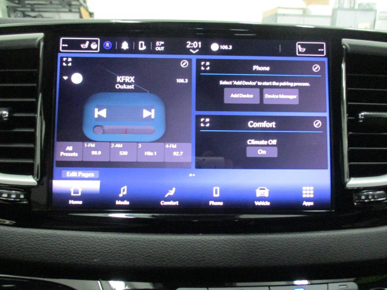 Used 2024 Chrysler Pacifica Touring-L image 23