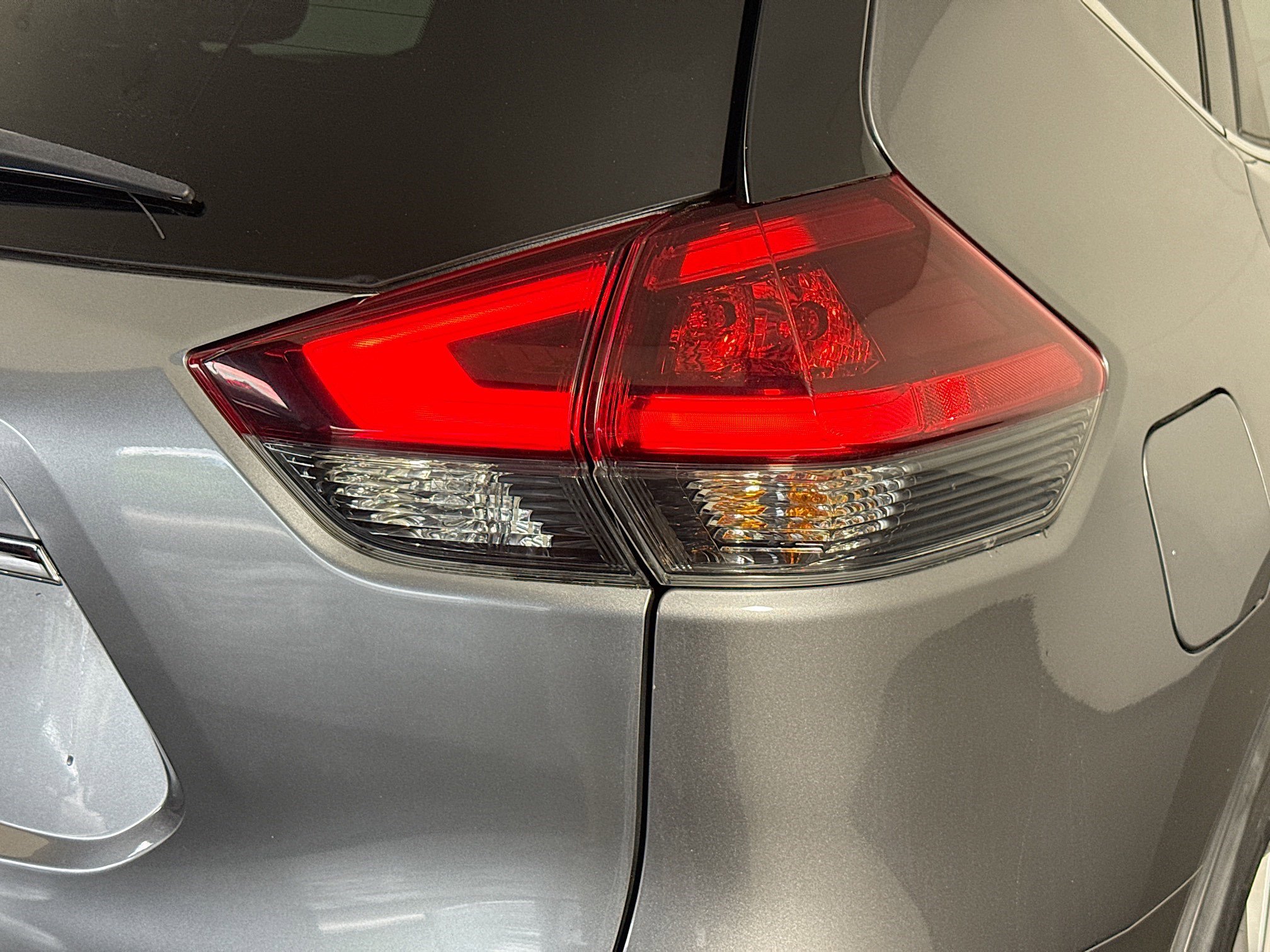 Used 2019 Nissan Rogue SV image 34