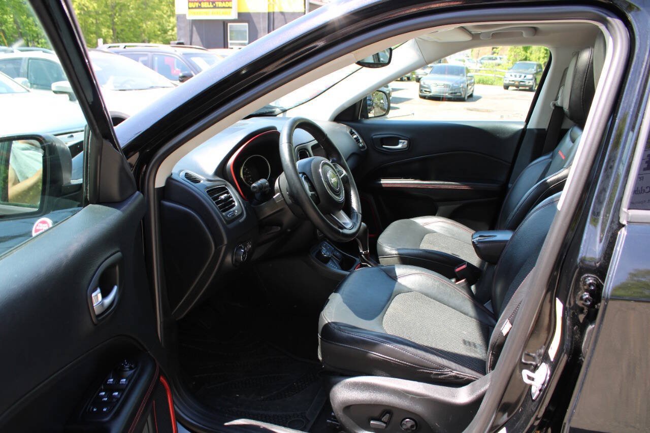 Used 2017 Jeep Compass Trailhawk w/ Navigation Group AWD/4WD image 24