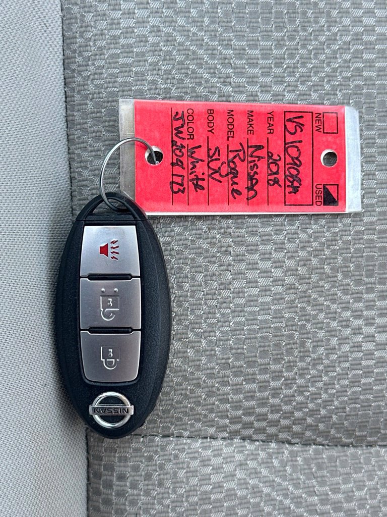 Used 2018 Nissan Rogue Sport SV AWD/4WD image 35