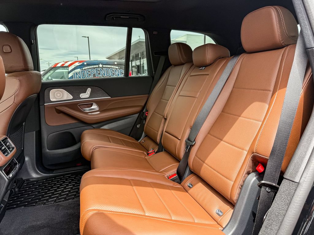 New 2026 Mercedes-Benz GLS 450 4MATIC image 18