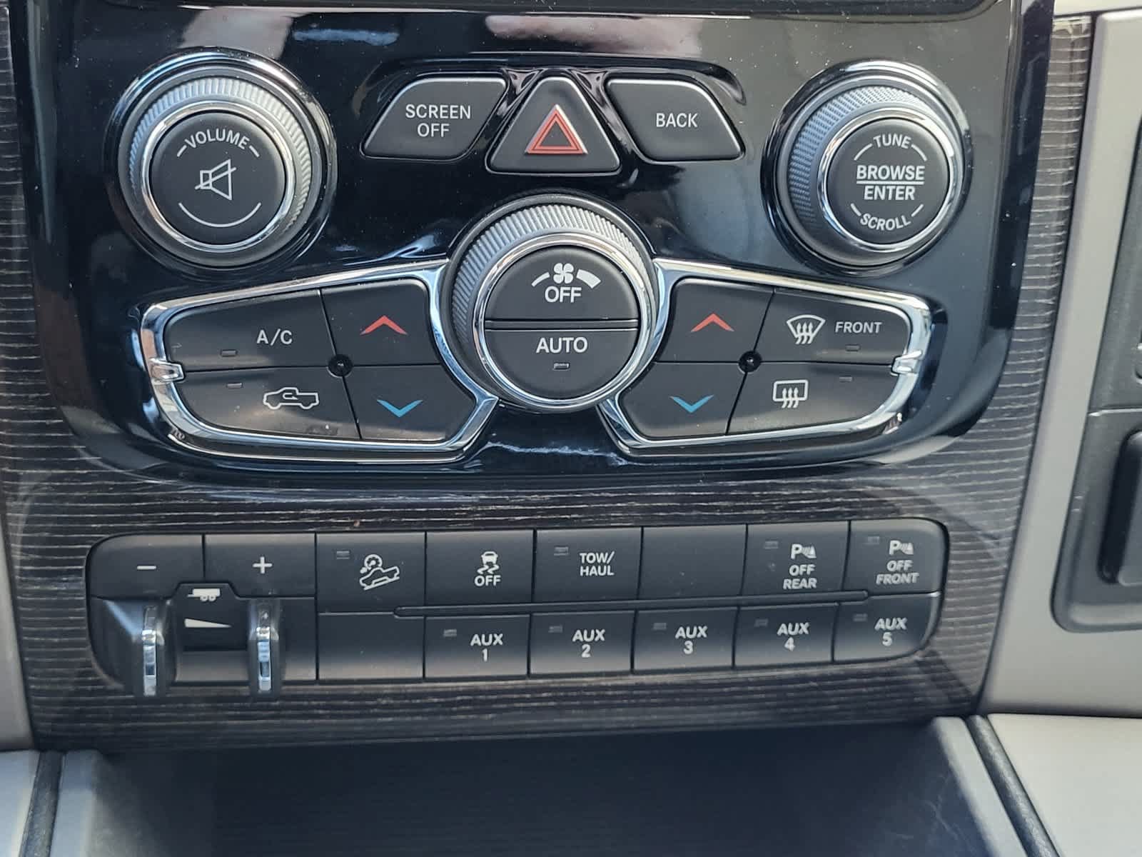 Used 2018 RAM 2500 Limited AWD/4WD image 21