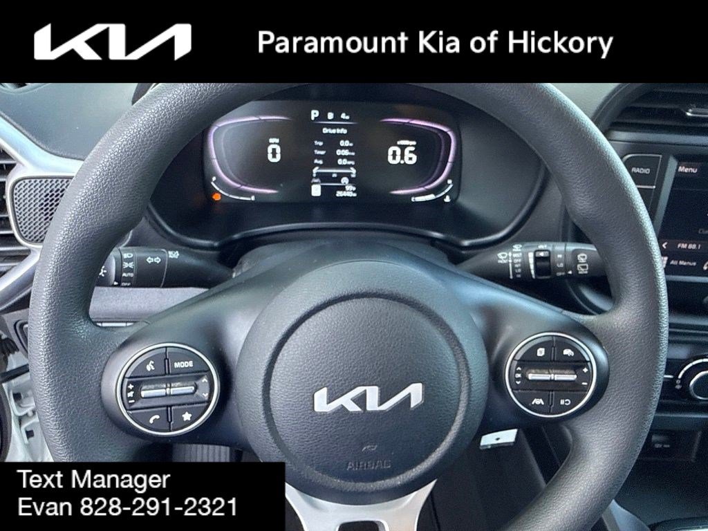 Used 2023 Kia Soul LX FWD image 28