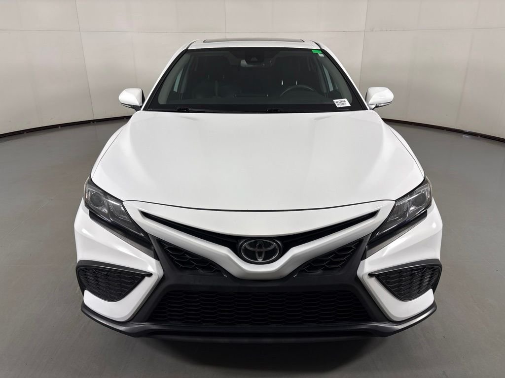 Used 2024 Toyota Camry SE w/ Convenience Package FWD image 3