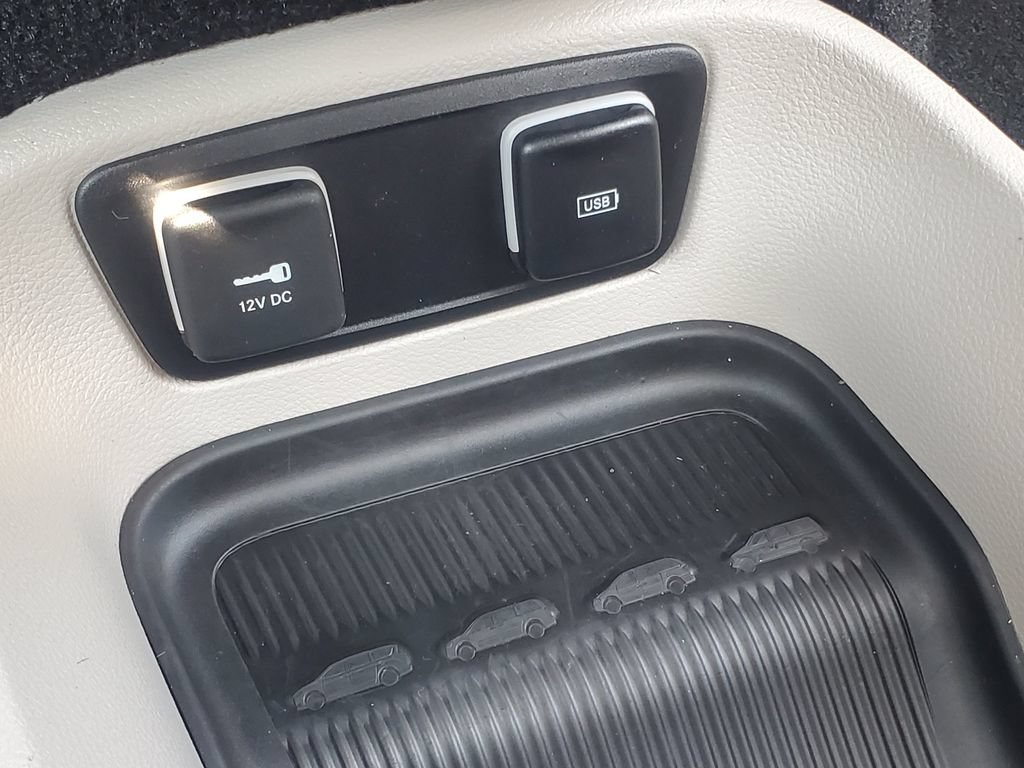 Used 2018 Chrysler Pacifica Limited FWD image 24
