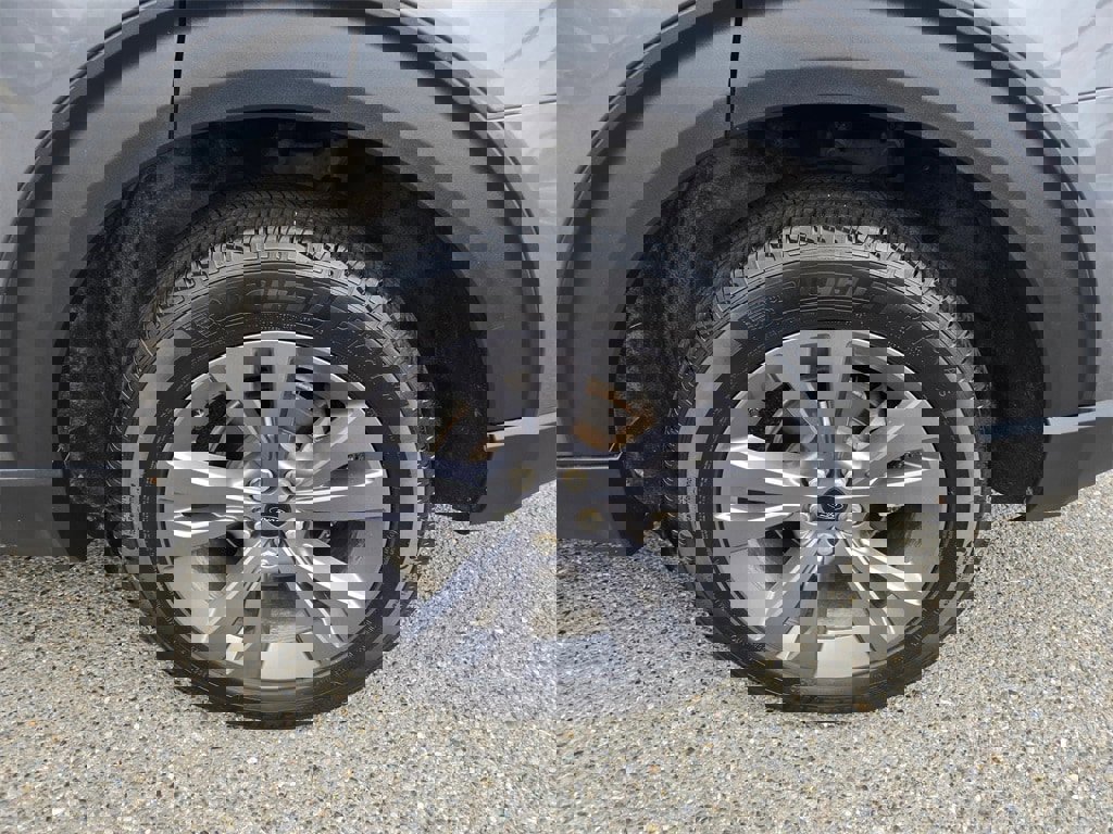 Used 2023 Ford Explorer XLT w/ Equipment Group 202A image 9