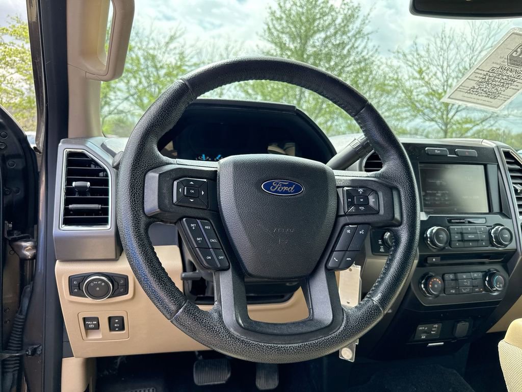 Used 2015 Ford F150 XLT w/ Equipment Group 302A Luxury AWD/4WD image 11
