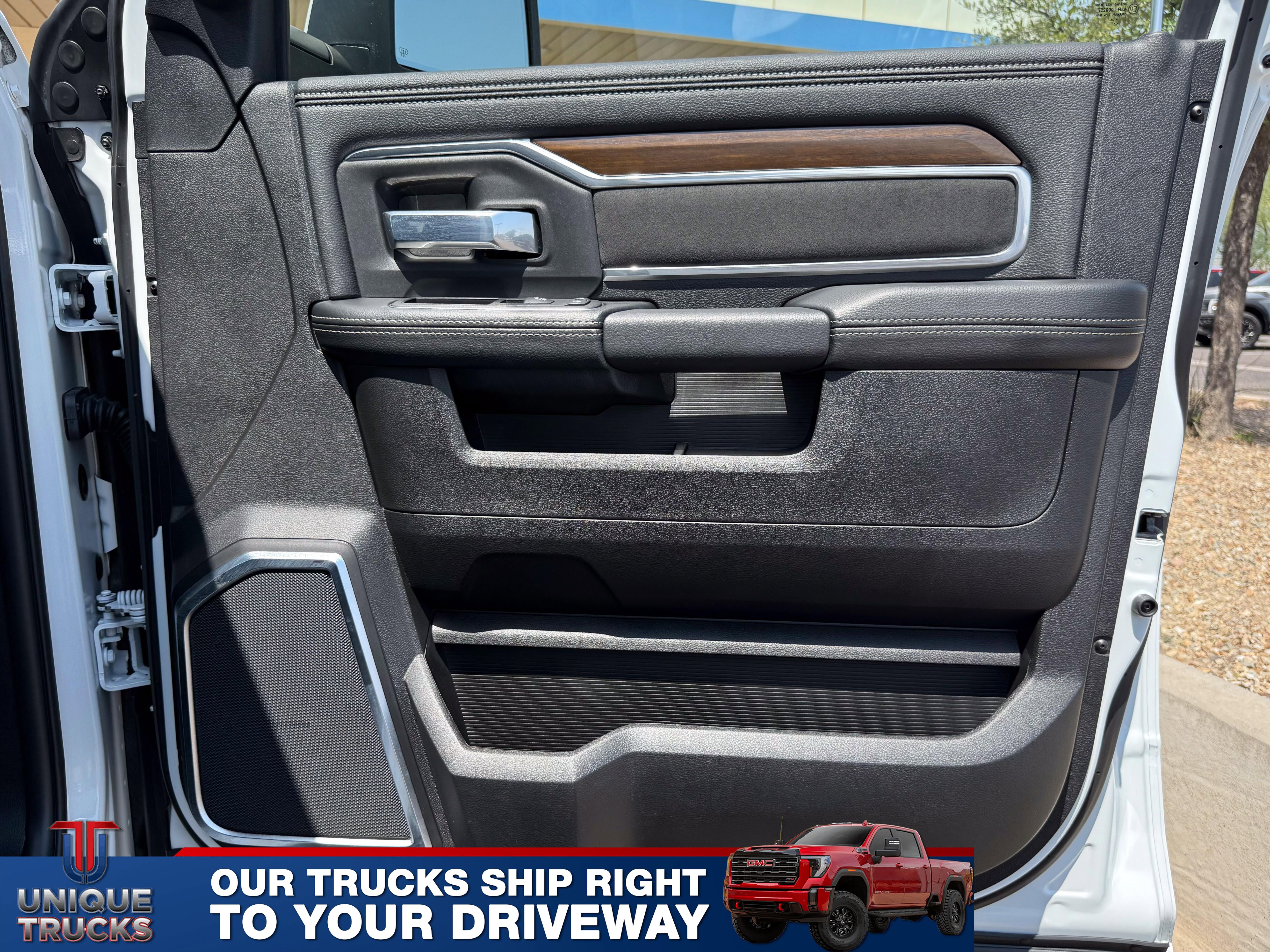 Used 2024 RAM 3500 Laramie image 29