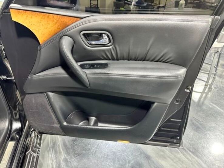 Used 2011 INFINITI QX56 2WD w/ Theater Pkg image 19