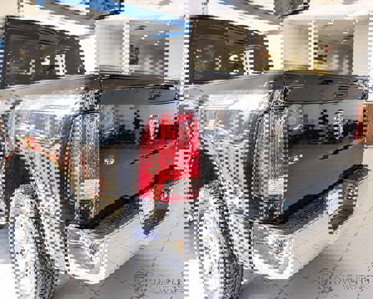 Used 2020 RAM 1500 Classic SLT w/ Luxury Group image 14