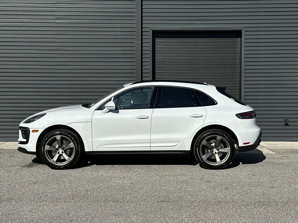 Used 2026 Porsche Macan image 2