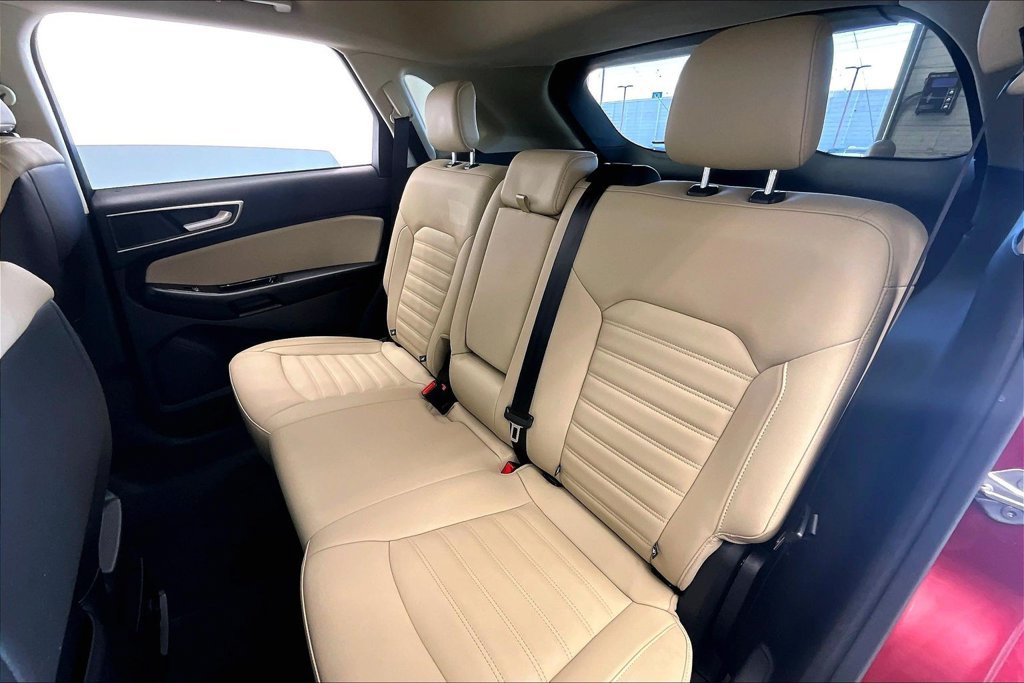 Used 2020 Ford Edge SEL w/ Cold Weather Package AWD/4WD image 27