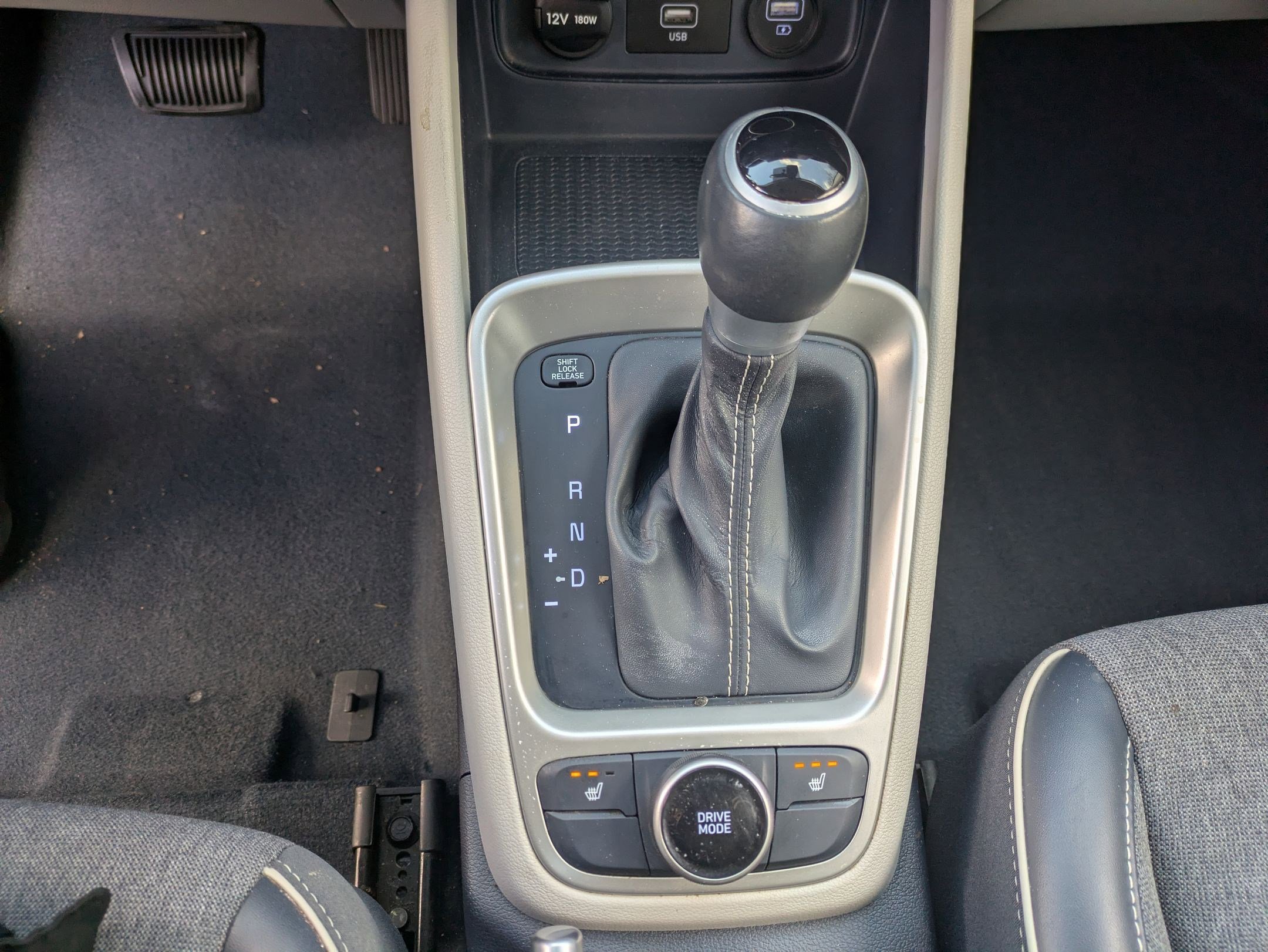 Certified 2021 Hyundai Venue image 19