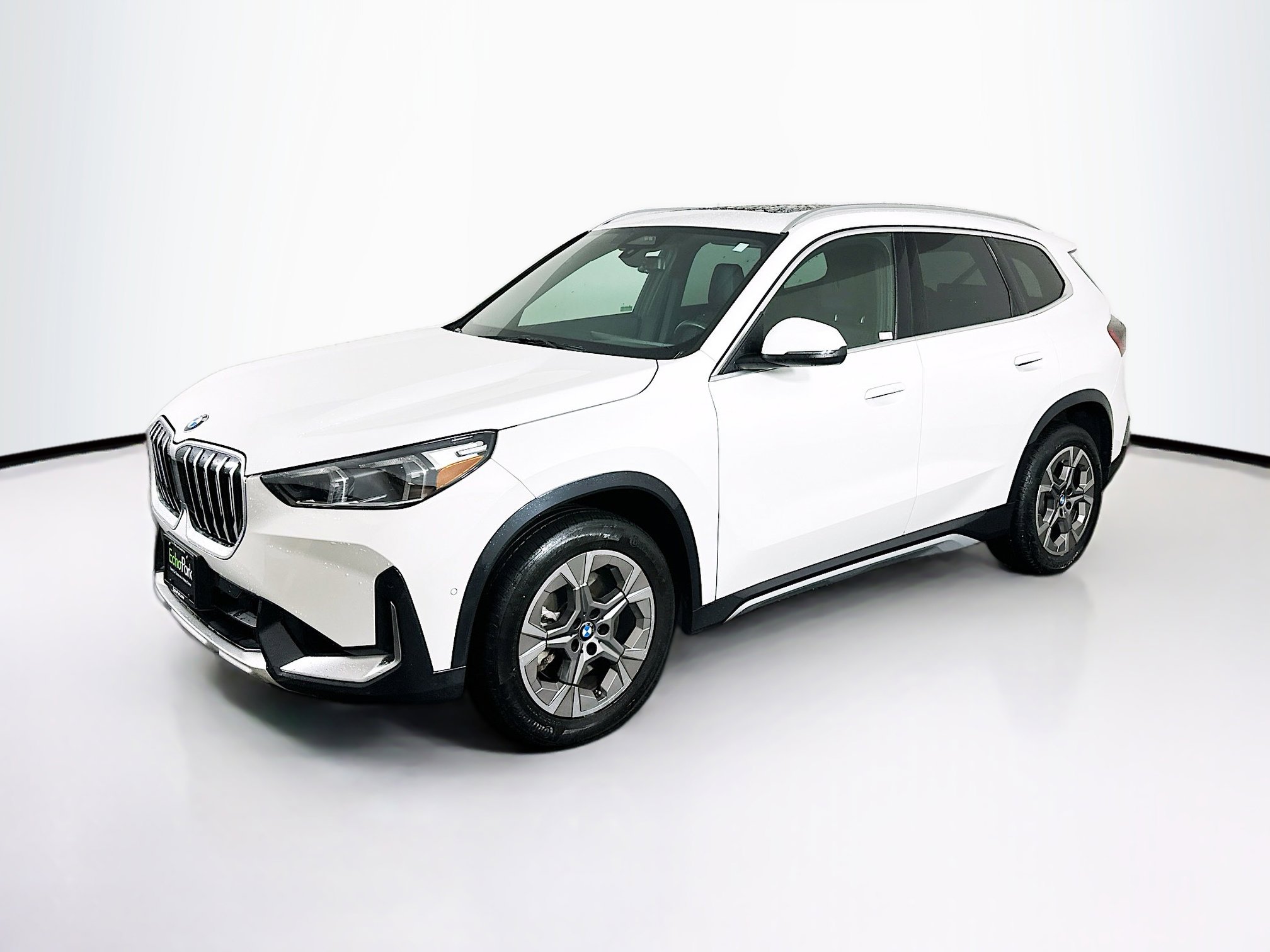 Used 2025 BMW X1 xDrive28i image 3