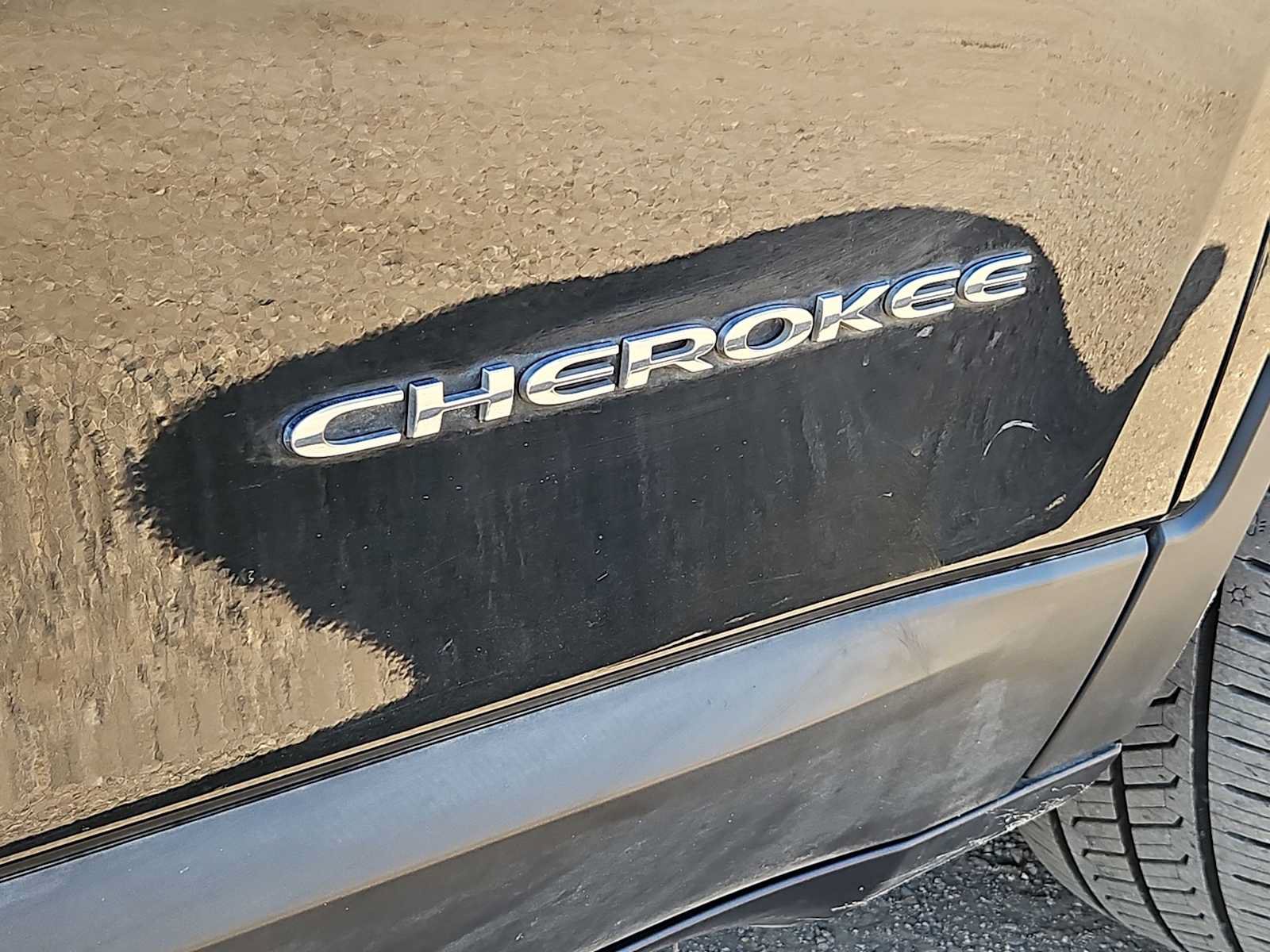 Used 2022 Jeep Cherokee Limited w/ Elite Package AWD/4WD image 11