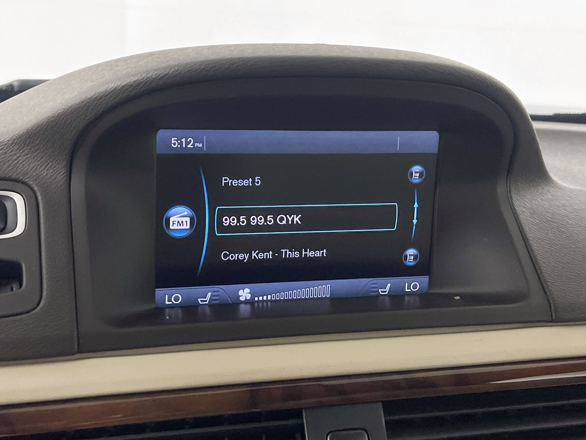 Used 2013 Volvo XC70 T6 image 28