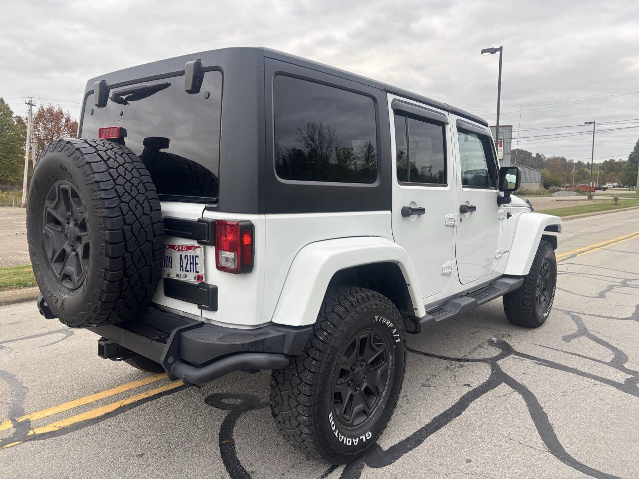 Used 2016 Jeep Wrangler Unlimited Sahara AWD/4WD image 5
