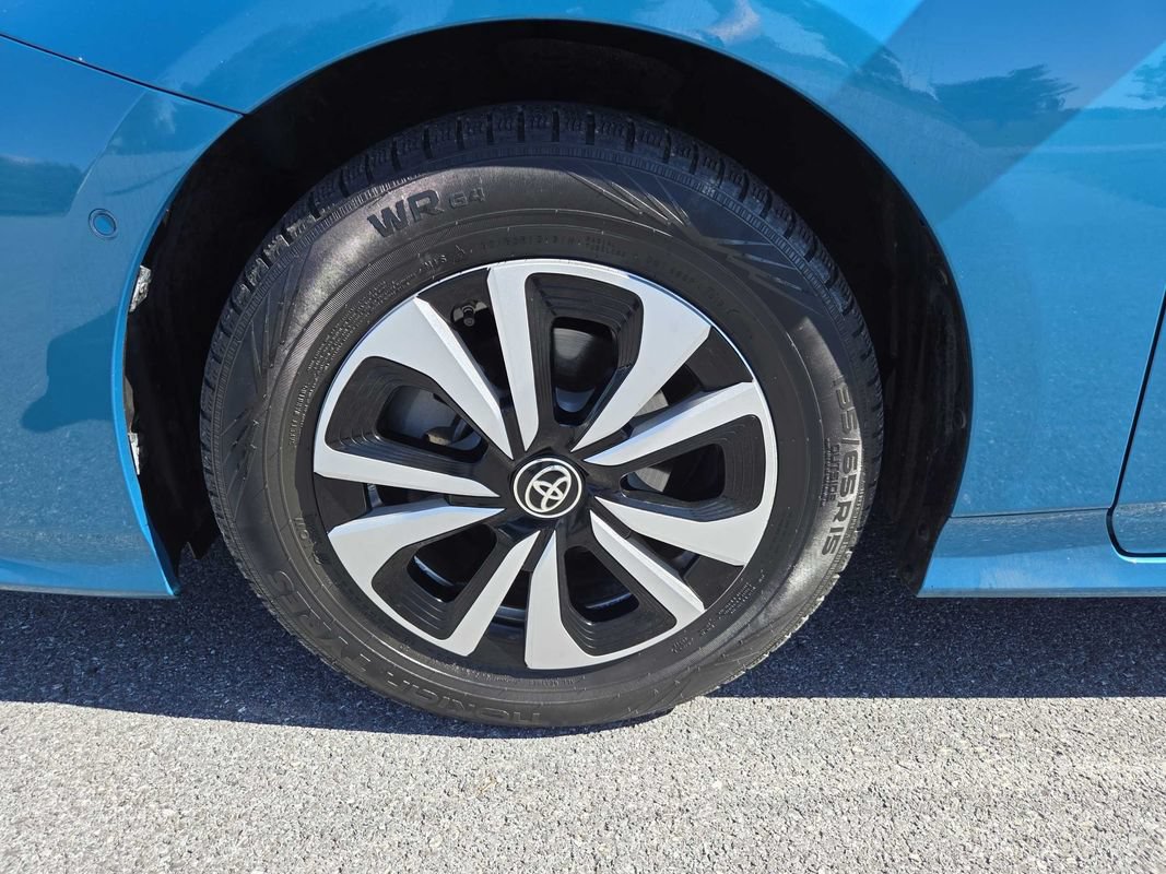 Used 2017 Toyota Prius Prime Advanced w/ Protection Package FWD image 29
