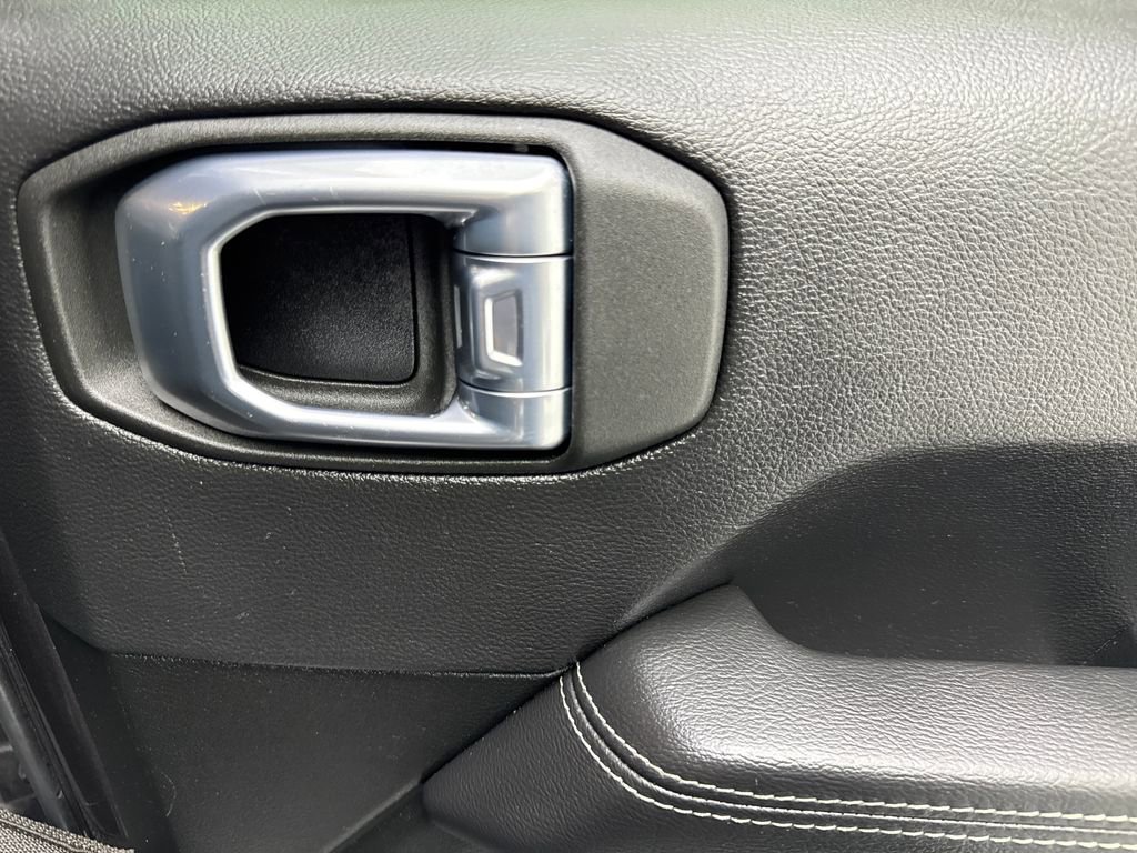 Used 2022 Jeep Wrangler Unlimited Sahara w/ Cold Weather Group image 43