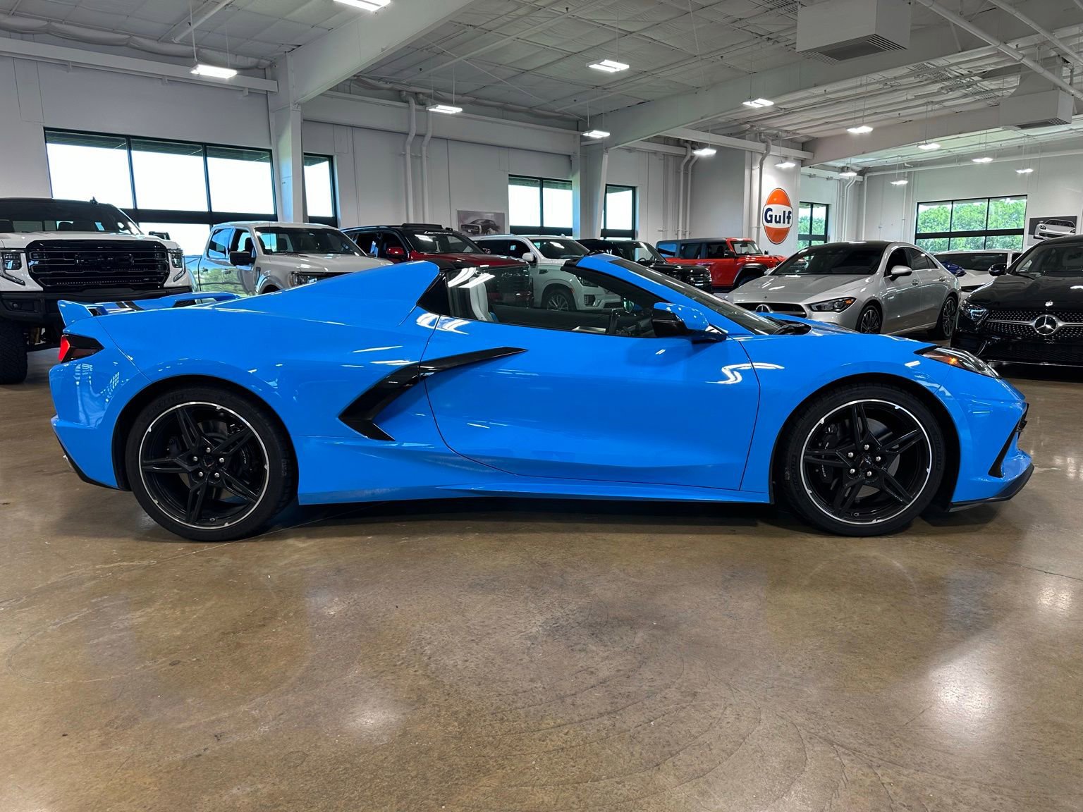 Used 2022 Chevrolet Corvette Stingray Preferred Conv w/ Z51 Performance Package RWD image 9