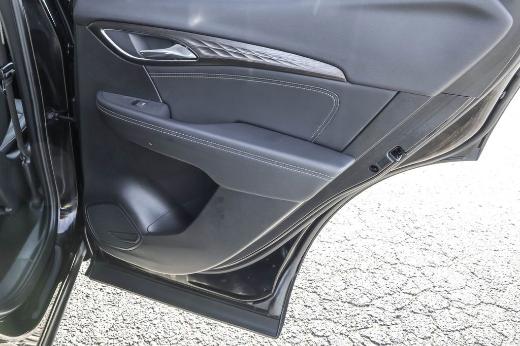 Used 2022 Buick Envision Avenir w/ Technology Package II image 33