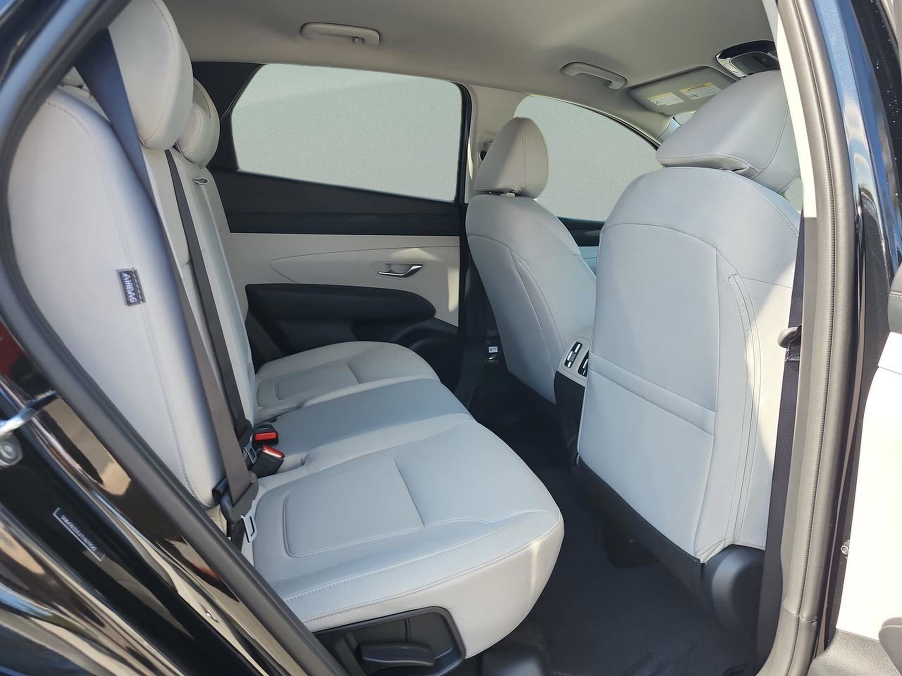 New 2026 Hyundai Tucson SEL image 18