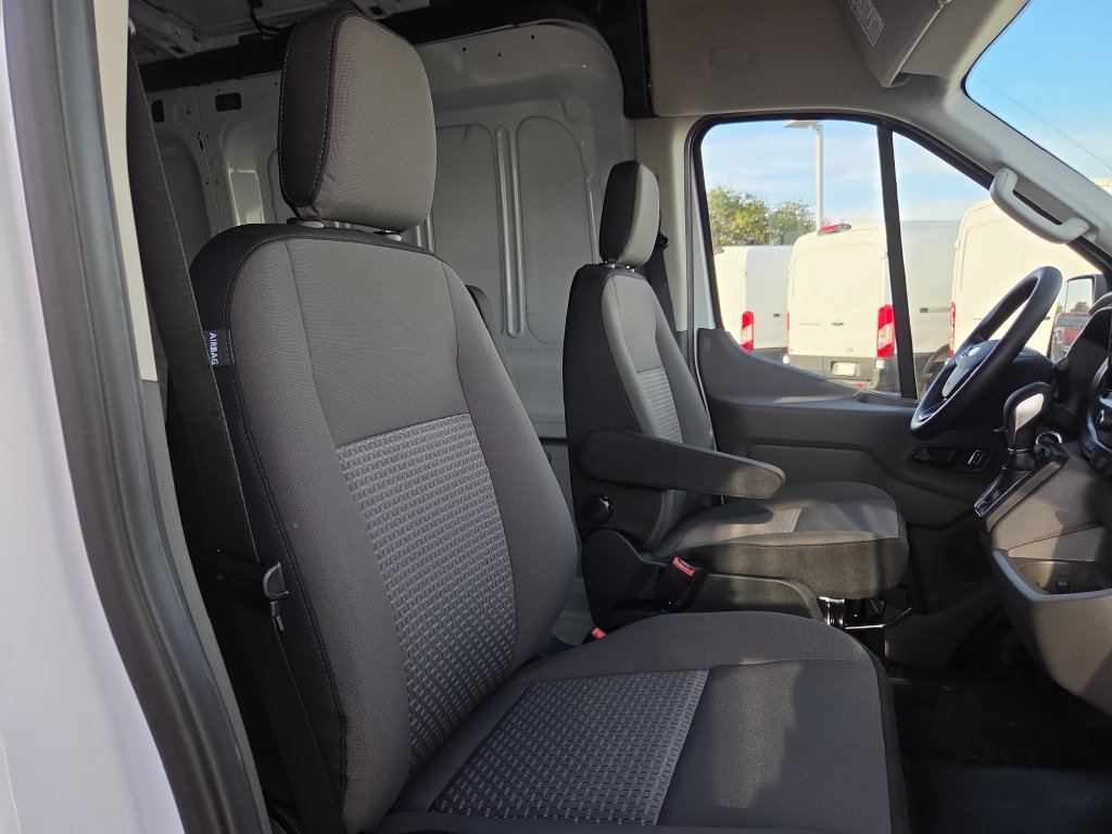 New 2027 Ford Transit 250 148 Medium Roof RWD image 23