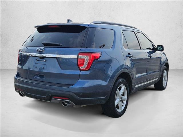 Used 2018 Ford Explorer XLT FWD image 5